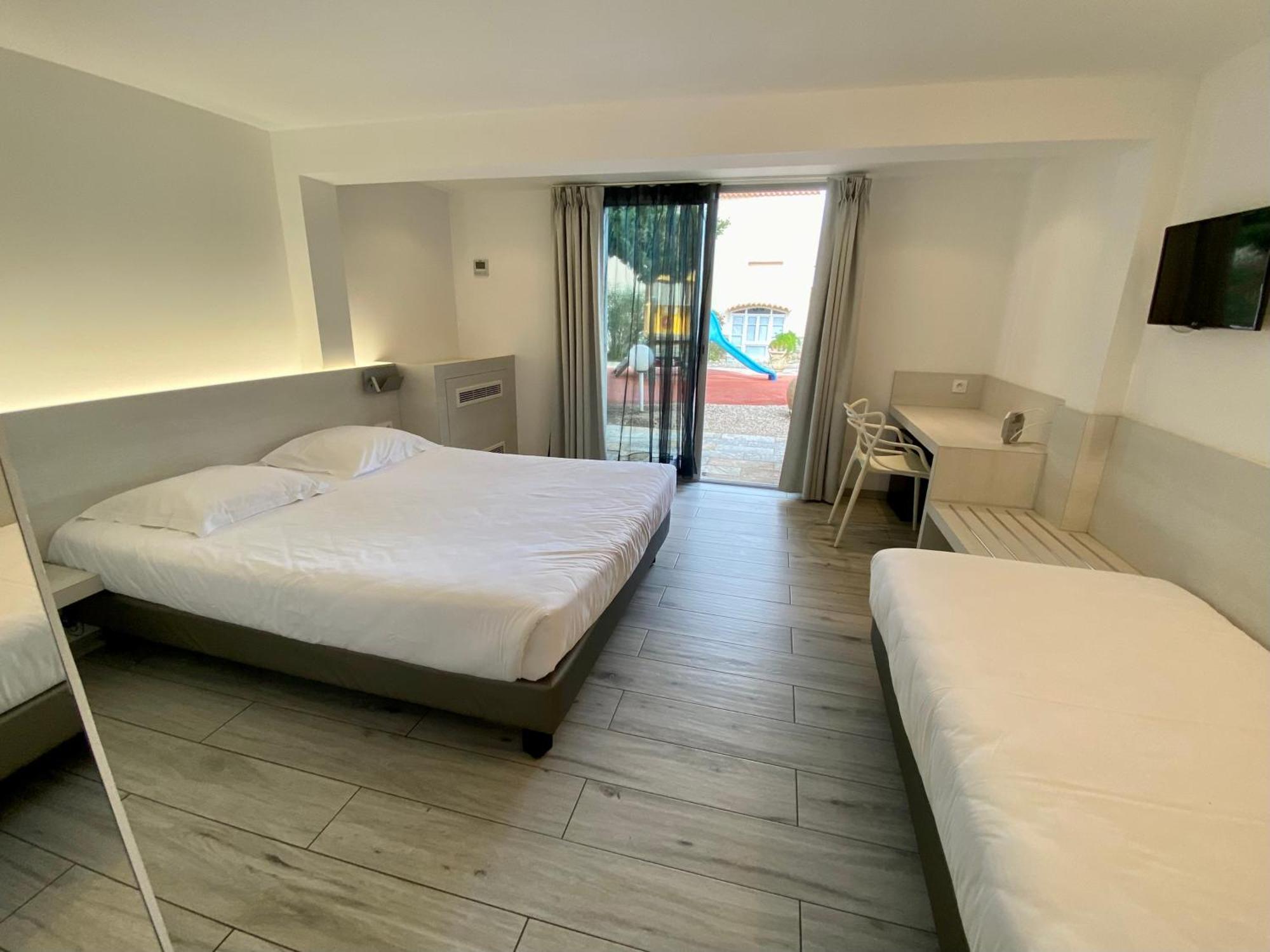 L'ondine Hotel Algajola (Corsica)